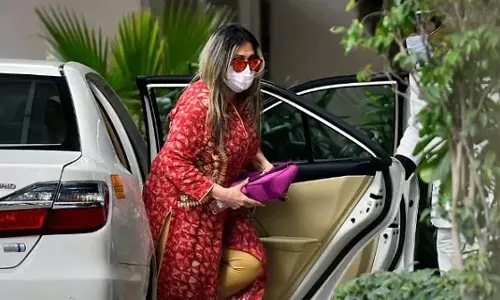 200 കോടിയുടെ തട്ടിപ്പു കേസ്; ജാക്വിലിന് കുരുക്ക്, പിങ്കി ഇറാനി അറസ്റ്റിൽ