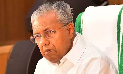 വിരട്ടാൻ നോക്കണ്ട... ഏത് വേഷത്തിൽ വന്നാലും നടക്കില്ല; വിഴിഞ്ഞം പദ്ധതി നിർത്തിവെക്കില്ലെന്ന് മുഖ്യമന്ത്രി വിരട്ടാൻ നോക്കണ്ട... ഏത് വേഷത്തിൽ വന്നാലും നടക്കില്ല; വിഴിഞ്ഞം പദ്ധതി നിർത്തിവെക്കില്ലെന്ന് മുഖ്യമന്ത്രി