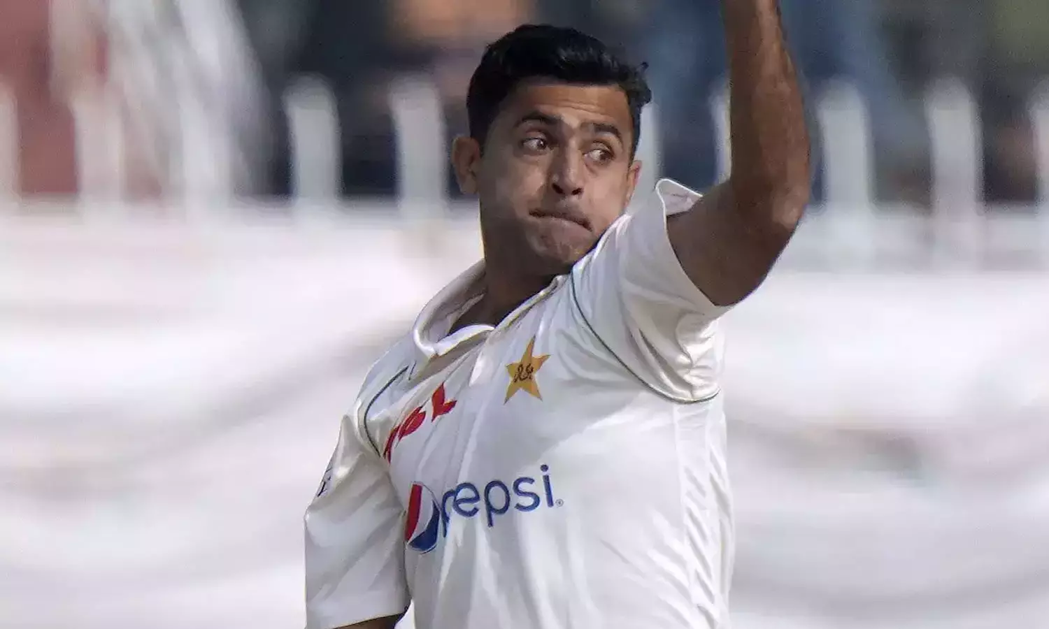 അരങ്ങേറ്റ മത്സരത്തിൽ ഏറ്റവും കൂടുതൽ റൺസ് വിട്ടുനൽകിയെന്ന റെക്കോർഡുമായി പാക് ബോളർ അരങ്ങേറ്റ മത്സരത്തിൽ ഏറ്റവും കൂടുതൽ റൺസ് വിട്ടുനൽകിയെന്ന റെക്കോർഡുമായി പാക് ബോളർ