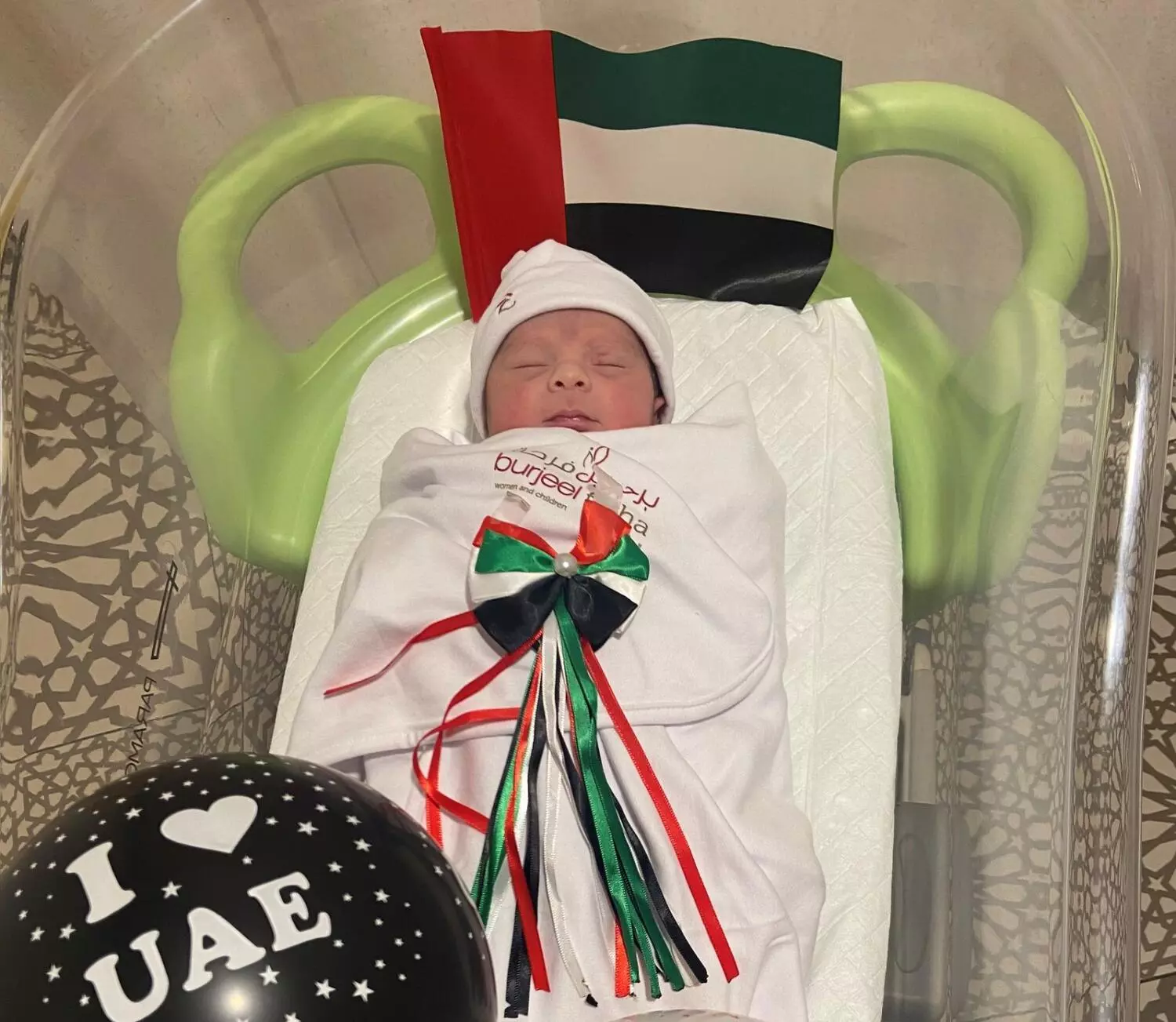 ദേശീയ ദിനത്തിൽ പിറന്ന കുഞ്ഞിന് ഇമാറാത്ത് എന്ന് പേരിട്ട് സിറിയൻ മാതാപിതാക്കൾ ദേശീയ ദിനത്തിൽ പിറന്ന കുഞ്ഞിന് ഇമാറാത്ത് എന്ന് പേരിട്ട് സിറിയൻ മാതാപിതാക്കൾ