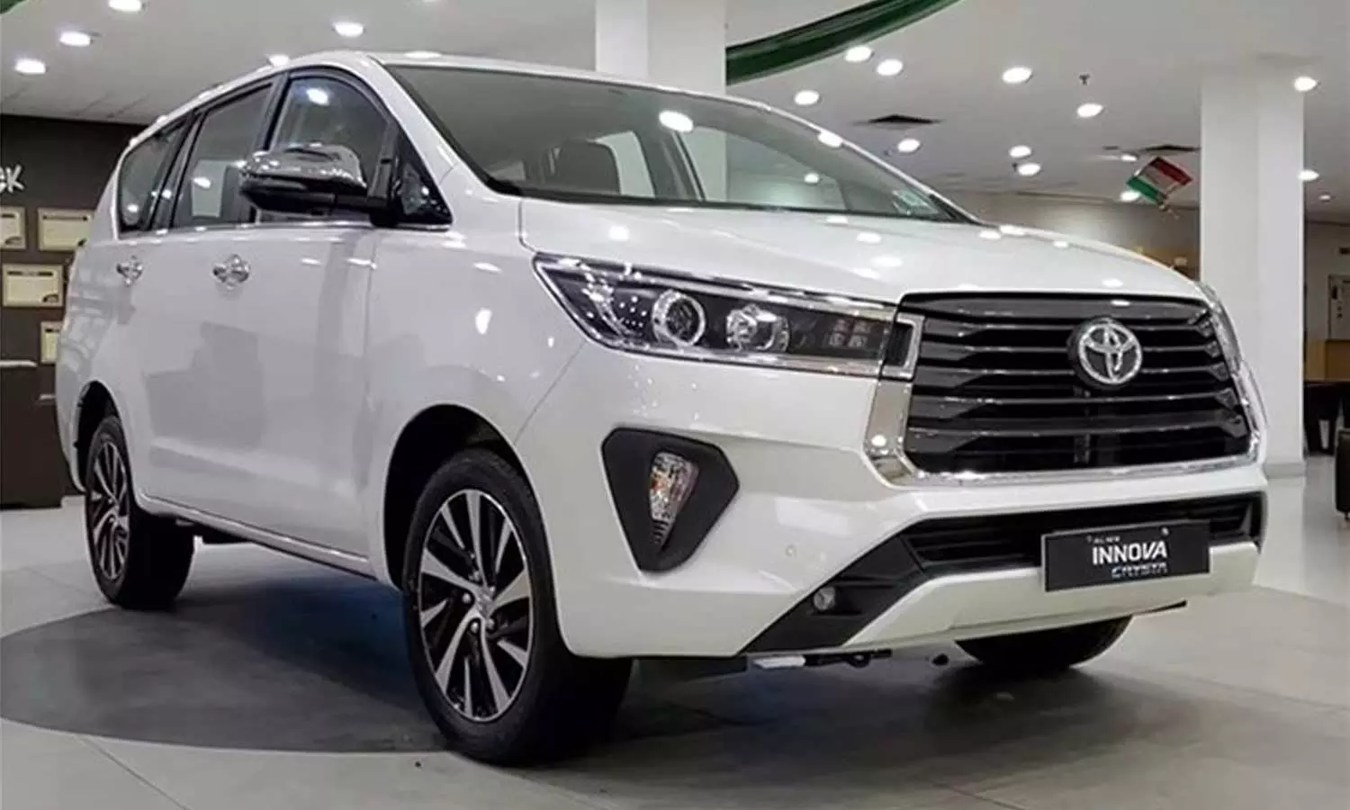 ഇന്നോവ ഇനി സിഎൻജിയിലും തിരിയും; ഇന്നോവ ക്രിസ്റ്റയുടെ പുത്തൻ അവതാരത്തിൽ സിഎൻജിയും