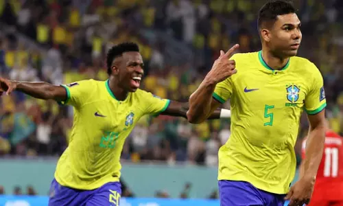 മൂന്നാം ജയം ലക്ഷ്യമിട്ട് ബ്രസീല് ഇന്നിറങ്ങും; പ്രമുഖ താരങ്ങള്ക്ക് വിശ്രമം നല്കിയേക്കും മൂന്നാം ജയം ലക്ഷ്യമിട്ട് ബ്രസീല് ഇന്നിറങ്ങും; പ്രമുഖ താരങ്ങള്ക്ക് വിശ്രമം നല്കിയേക്കും