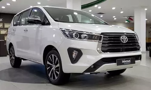 ഇന്നോവ ഇനി സിഎൻജിയിലും തിരിയും; ഇന്നോവ ക്രിസ്റ്റയുടെ പുത്തൻ അവതാരത്തിൽ സിഎൻജിയും