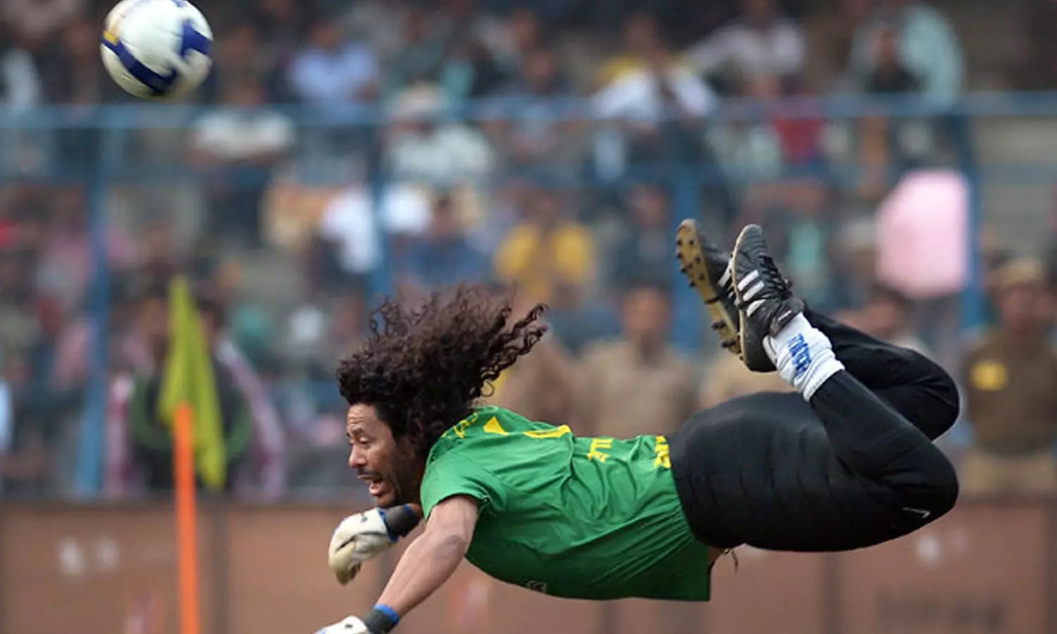 ഹിഗ്വിറ്റ: ക്രോസ്ബാറിന് മുന്നിലെ സര്‍ക്കസുകാരന്‍