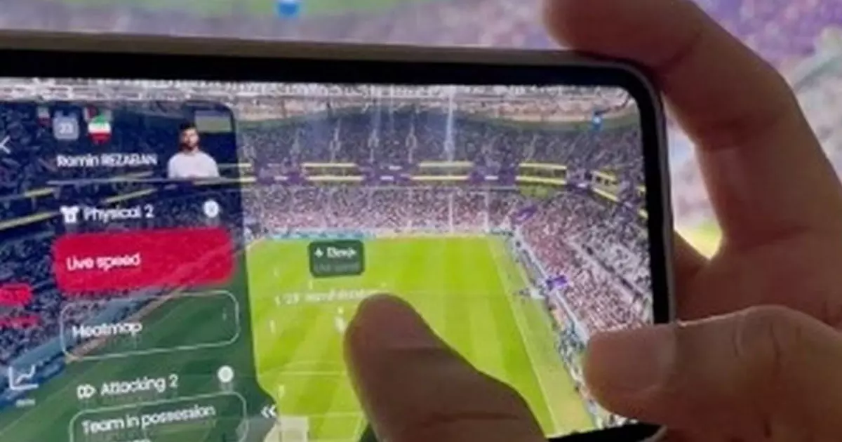 ഗ്രൗണ്ടിലെ കളിക്കാരുടെ വിവരങ്ങളറിയാം; കൗതുകമായി ഫിഫയുടെ വിആർ സാങ്കേതികവിദ്യ ഗ്രൗണ്ടിലെ കളിക്കാരുടെ വിവരങ്ങളറിയാം; കൗതുകമായി ഫിഫയുടെ വിആർ സാങ്കേതികവിദ്യ