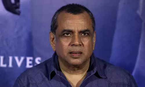 ബംഗാളികള്‍ക്കെതിരെ വിവാദ പരാമര്‍ശം; നടന്‍ പരേഷ് റാവലിനെതിരെ പൊലീസ് കേസ്