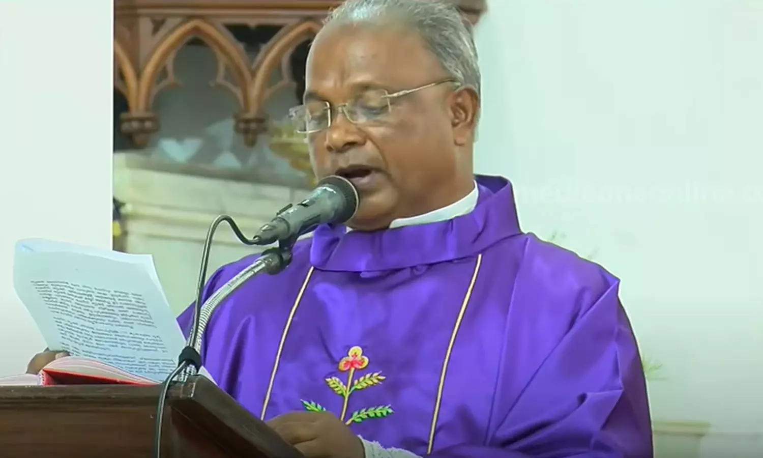 തീവ്രവാദികളെന്ന് വിളിച്ചത് പ്രകോപനമുണ്ടാക്കി; വിഴിഞ്ഞം സംഘർഷത്തിൽ പള്ളികളിൽ സർക്കുലർ തീവ്രവാദികളെന്ന് വിളിച്ചത് പ്രകോപനമുണ്ടാക്കി; വിഴിഞ്ഞം സംഘർഷത്തിൽ പള്ളികളിൽ സർക്കുലർ