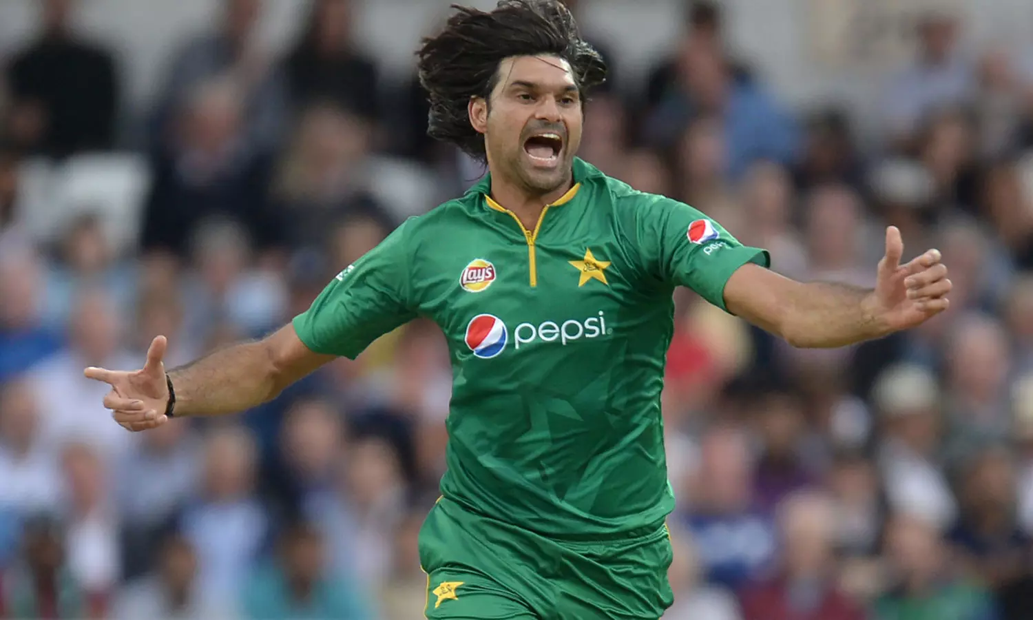 കളിക്കാരെ രാഷ്ട്രീയത്തിൽ നിന്ന് അകറ്റി നിർത്തണം, പാകിസ്താൻ ഇന്ത്യയിലേക്ക് പോകണം: മുഹമ്മദ് ഇർഫാൻ