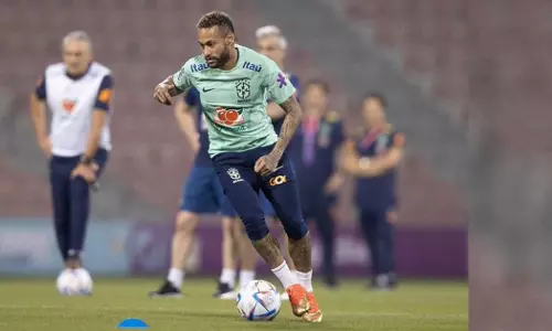 പ്രീക്വാർട്ടർ: ബ്രസീലിന് ആശ്വാസമായി സൂപ്പർ താരം നെയ്മർ പരിശീലനത്തിനിറങ്ങി