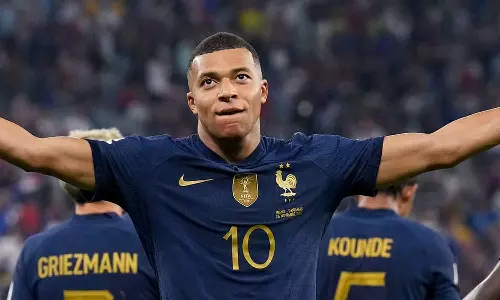 മെസിയും നെയ്മറുമല്ല; ഇത് കിടിലൻ എംബാപ്പെ