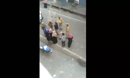 രാംപൂരിൽ മുസ്‌ലിം വോട്ടർമാരെ പൊലീസ് തടഞ്ഞെന്ന് പരാതി