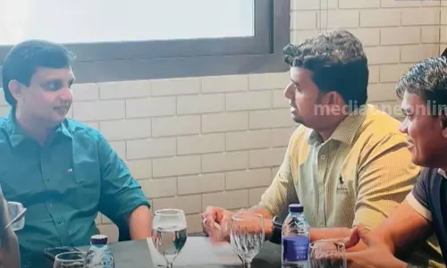 അഴീക്കോട് മുനമ്പം പാലം നിർമാണം: മന്ത്രി മുഹമ്മദ് റിയാസിന് പ്രവാസികളുടെ നിവേദനം