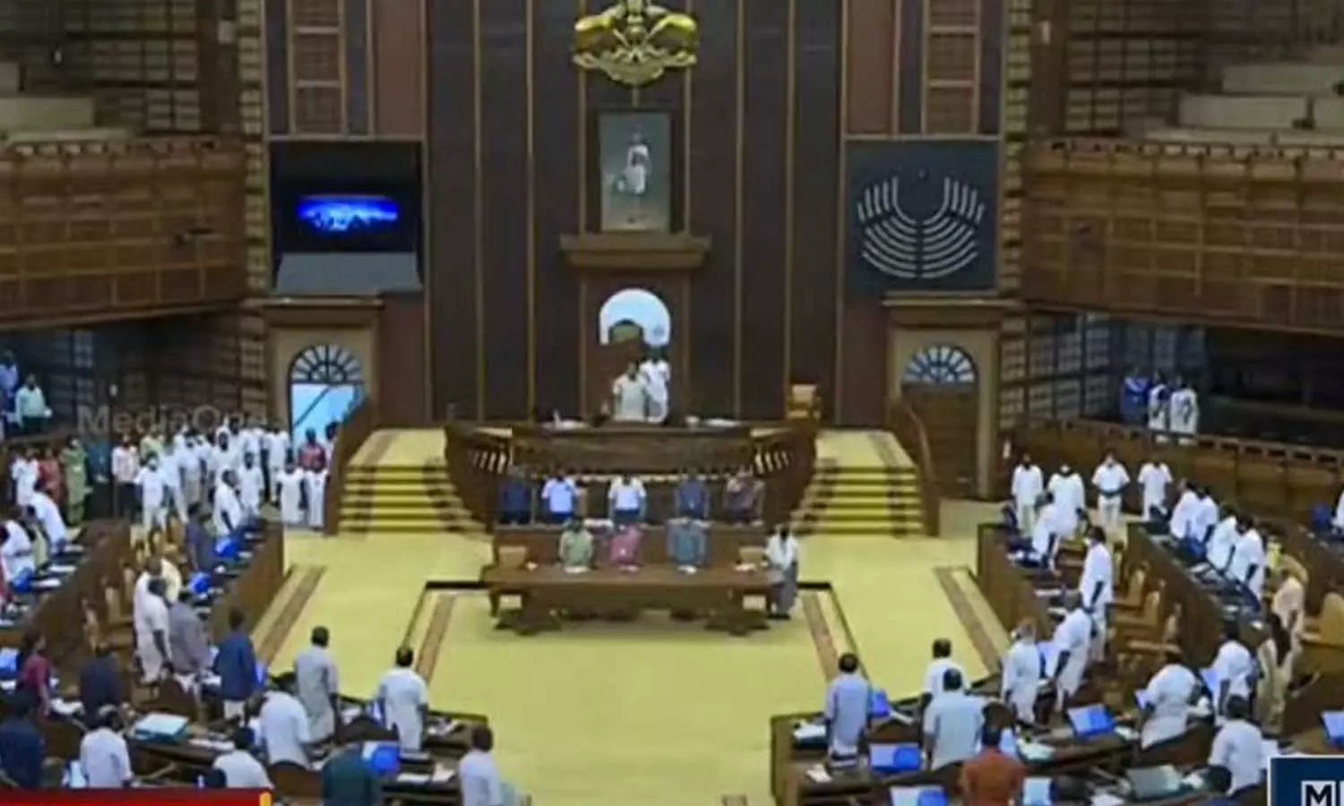 വിഴിഞ്ഞം സമരം: പ്രതിപക്ഷം നിയമസഭയിൽ അടിയന്തരപ്രമേയം അവതരിപ്പിക്കും വിഴിഞ്ഞം സമരം: പ്രതിപക്ഷം നിയമസഭയിൽ അടിയന്തരപ്രമേയം അവതരിപ്പിക്കും