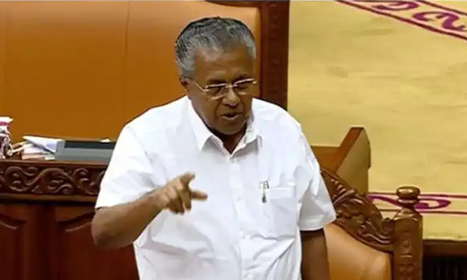 അക്രമം ഉണ്ടായാൽ പൊലീസ് കേസെടുക്കുക സ്വാഭാവികം; കേന്ദ്ര സേനയെ വിളിക്കുന്നത് സർക്കാർ അല്ലെന്നും മുഖ്യമന്ത്രി അക്രമം ഉണ്ടായാൽ പൊലീസ് കേസെടുക്കുക സ്വാഭാവികം; കേന്ദ്ര സേനയെ വിളിക്കുന്നത് സർക്കാർ അല്ലെന്നും മുഖ്യമന്ത്രി