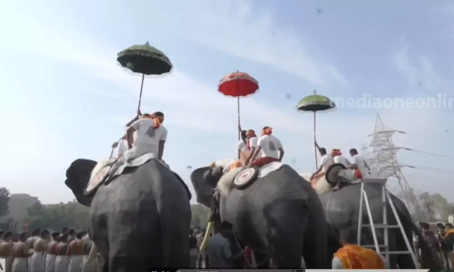 ദുബൈയെ പൂരപ്പറമ്പാക്കി മ്മടെ തൃശൂർ പൂരം