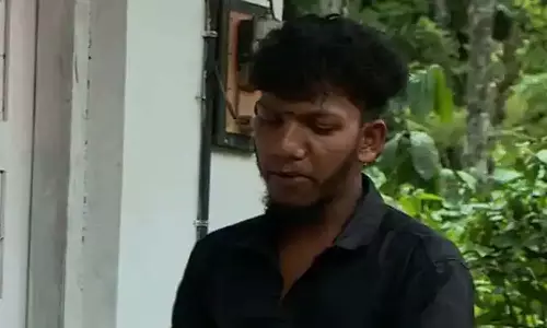 ആദിവാസി യുവാവിനെ കള്ളക്കേസിൽ കുടുക്കിയ സംഭവം:  രണ്ട് വനപാലകർ കീഴടങ്ങി