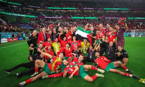 ചരിത്ര വിജയം ഫലസ്തീന് സമര്പ്പിച്ച് മൊറോക്കന് താരങ്ങള് ചരിത്ര വിജയം ഫലസ്തീന് സമര്പ്പിച്ച് മൊറോക്കന് താരങ്ങള്