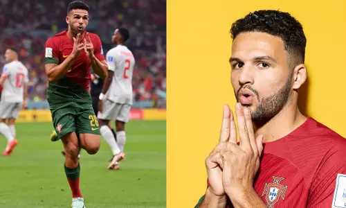 റൊണാൾഡോക്ക് പകരക്കാരനായി കളത്തിൽ, മൂന്നു ഗോളും ഒരു അസിസ്റ്റും; ആരാണീ ഗോൺസാലോ റാമോസ്