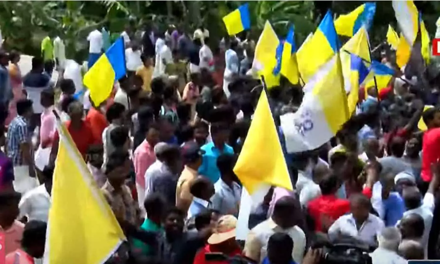 വിഴിഞ്ഞം തുറമുഖനിർമാണം നിലച്ചതിലെ നഷ്ടം നികത്തണമെന്ന് അദാനി ഗ്രൂപ്പ്; ഹരജികൾ ഇന്ന് ഹൈക്കോടതിയിൽ