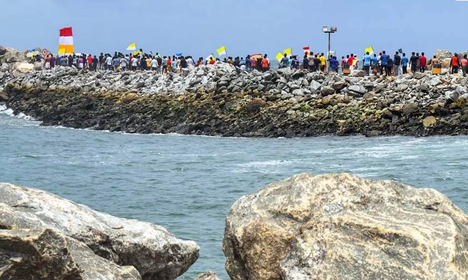 വിഴിഞ്ഞം കോടതിയലക്ഷ്യ ഹരജി ഹൈക്കോടതി തീർപ്പാക്കി വിഴിഞ്ഞം കോടതിയലക്ഷ്യ ഹരജി ഹൈക്കോടതി തീർപ്പാക്കി