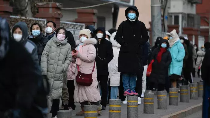 ബെയ്ജിങ് പുതിയ ജീവിതത്തിലേക്ക്; മാളുകളിലും പാര്‍ക്കുകളിലും പ്രവേശിക്കാന്‍ അനുമതി