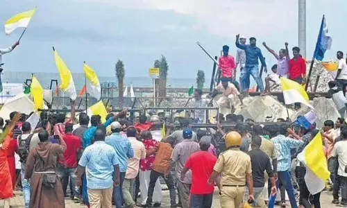 വിഴിഞ്ഞം സമരപ്പന്തൽ പൊളിച്ചുമാറ്റും; സമര വിരാമം 140 ദിനങ്ങൾക്ക് ശേഷം വിഴിഞ്ഞം സമരപ്പന്തൽ പൊളിച്ചുമാറ്റും; സമര വിരാമം 140 ദിനങ്ങൾക്ക് ശേഷം