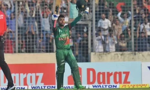 മെഹിദി വീണ്ടും ബംഗ്ലാ ഹീറോ; ഇന്ത്യയ്ക്ക് ബാറ്റിങ് തകർച്ച മെഹിദി വീണ്ടും ബംഗ്ലാ ഹീറോ; ഇന്ത്യയ്ക്ക് ബാറ്റിങ് തകർച്ച