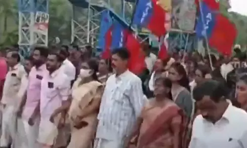 കൊല്ലം എസ്.എൻ കോളേജ് ആക്രമണം; എസ്.എഫ്.ഐ പ്രവർത്തകരുടെ അറസ്റ്റ് വൈകുന്നതായി എ.ഐ.എസ്.എഫ് കൊല്ലം എസ്.എൻ കോളേജ് ആക്രമണം; എസ്.എഫ്.ഐ പ്രവർത്തകരുടെ അറസ്റ്റ് വൈകുന്നതായി എ.ഐ.എസ്.എഫ്