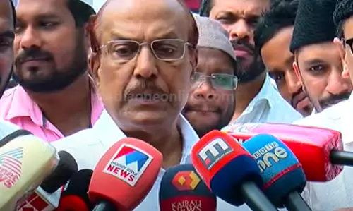 അബ്ദുൽ വഹാബ് എം.പിയുടെ വിമർശനം പോസീറ്റിവായി എടുത്താൽ മതിയെന്ന്  കുഞ്ഞാലിക്കുട്ടി