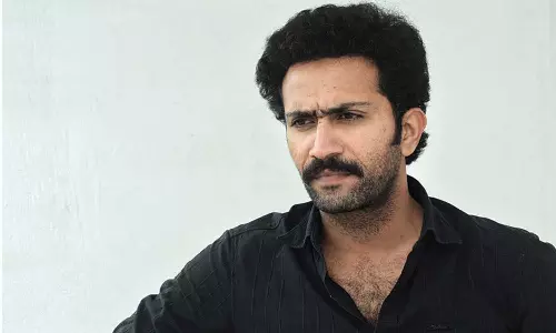 കോക്പ്പിറ്റിലേക്ക് കടക്കാൻ ശ്രമിച്ചു; നടൻ ഷൈൻ ടോം ചാക്കോയെ വിമാനത്തിൽനിന്ന് ഇറക്കിവിട്ടു