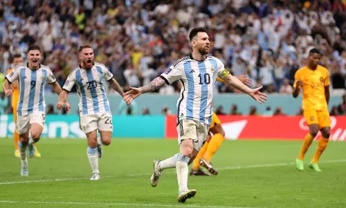 മിശിഹാ ടച്ച്; പെലെയെയും മറികടന്ന് ലയണല് മെസ്സി, റെക്കോര്ഡ് മിശിഹാ ടച്ച്; പെലെയെയും മറികടന്ന് ലയണല് മെസ്സി, റെക്കോര്ഡ്