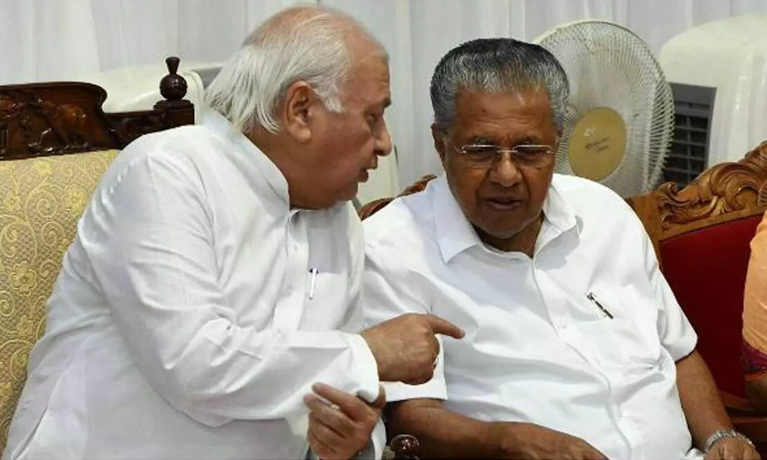 ക്രിസ്മസ് വിരുന്നിന് മുഖ്യമന്ത്രിയെയും മന്ത്രിമാരെയും ക്ഷണിച്ച് ഗവർണർ