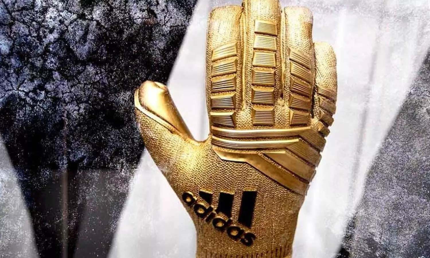 ഷൂട്ടൗട്ടിൽ എതിരാളിയെ തകർക്കാൻ കെൽപ്പുള്ള നാലുപേർ; ഗോൾഡൻ ഗ്ലൗ ആരിലേക്ക് ഷൂട്ടൗട്ടിൽ എതിരാളിയെ തകർക്കാൻ കെൽപ്പുള്ള നാലുപേർ; ഗോൾഡൻ ഗ്ലൗ ആരിലേക്ക്