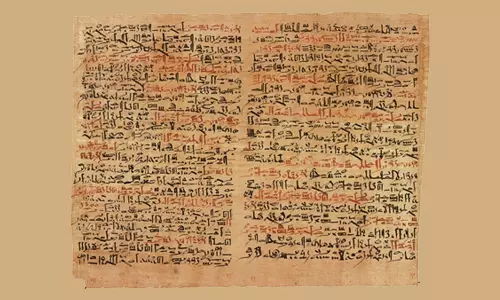 പാപ്പിറസ് ചുരുളുകളും തലയോട്ടിയിലെ തുളകളും