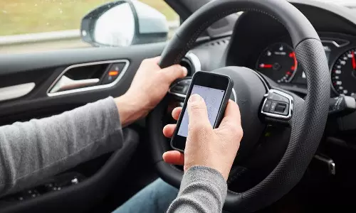 വാഹനാപകടങ്ങൾ ഏറുന്നു; അപകടങ്ങളില്‍ 95 ശതമാനവും മൊബൈല്‍ ഉപയോഗം മൂലം