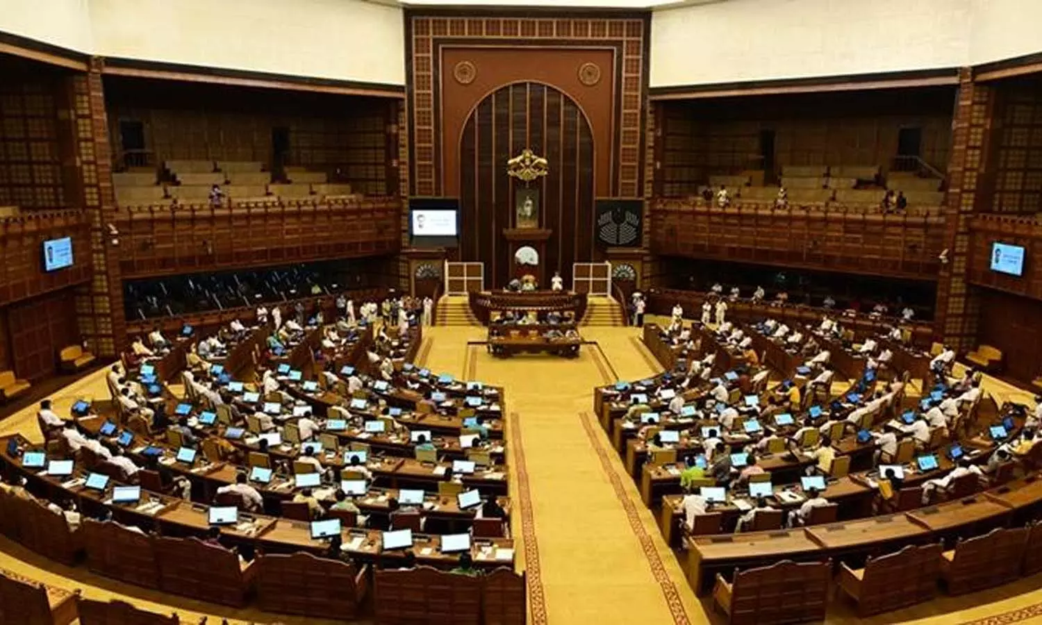 കേന്ദ്രത്തെ കുറ്റപ്പെടുത്തി രക്ഷപെടാൻ നോക്കേണ്ട; കാർഷികോൽപന്നങ്ങളുടെ വിലയിടിവിൽ സർക്കാറിനെതിരെ പ്രതിപക്ഷം