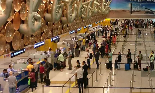 മൂന്നര മണിക്കൂർ മുമ്പെത്തണം; ഡൽഹി വിമാനത്താവളത്തിലെ തിരക്ക് കുറക്കാൻ നടപടിയുമായി ഇൻഡിഗോ