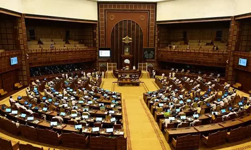 കേന്ദ്രത്തെ കുറ്റപ്പെടുത്തി രക്ഷപെടാൻ നോക്കേണ്ട; കാർഷികോൽപന്നങ്ങളുടെ വിലയിടിവിൽ സർക്കാറിനെതിരെ പ്രതിപക്ഷം