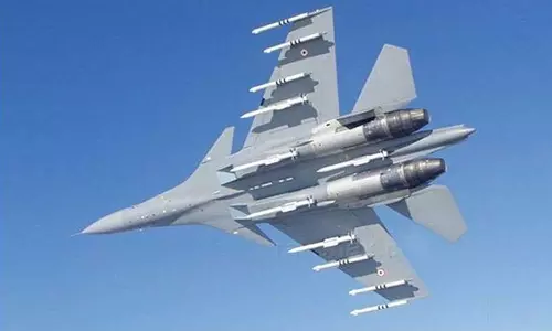 പോർവിമാനങ്ങൾ വിന്യസിച്ച് വ്യോമസേന; അരുണാചൽ അതിർത്തിയിൽ നീക്കം ശക്തമാക്കി ഇന്ത്യ പോർവിമാനങ്ങൾ വിന്യസിച്ച് വ്യോമസേന; അരുണാചൽ അതിർത്തിയിൽ നീക്കം ശക്തമാക്കി ഇന്ത്യ