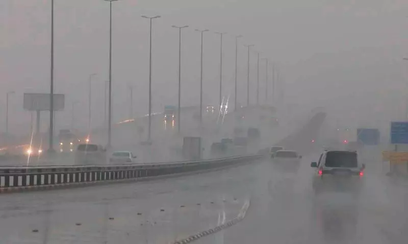 കുവൈത്തിൽ ഇടിയോടുകൂടിയ   മഴയ്ക്ക് സാധ്യത; ജാഗ്രതാ നിർദ്ദേശം