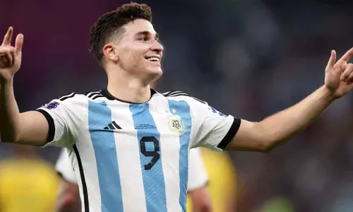 വലക്കണ്ണികൾ മുറിക്കുന്നവന്‍ അൽവാരസ്