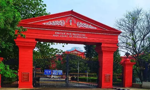 ഭാര്യാകാമുകന്റെ മൊബൈൽ വിവരങ്ങൾ കൈമാറുന്നത് സ്വകാര്യതാലംഘനം: കർണാടക ഹൈക്കോടതി