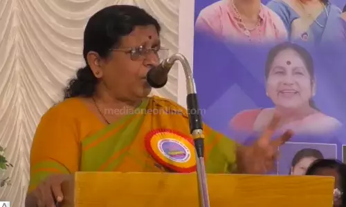 തീർത്തും അപഹാസ്യം വിവാദ പ്രസ്താവനയിൽ അബ്ദുറഹ്മാൻ രണ്ടത്താണിക്കെതിരെ വനിതാ കമ്മീഷൻ