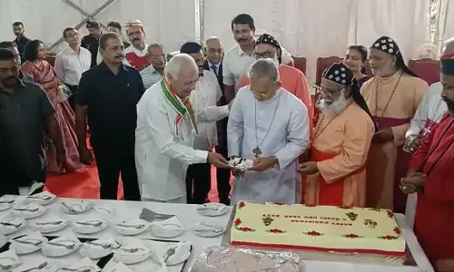 സർക്കാറും പ്രതിപക്ഷവും വിട്ടുനിന്നു; ഗവർണറുടെ ക്രിസ്മസ് വിരുന്നിൽ പങ്കെടുത്ത് ചീഫ് സെക്രട്ടറി വി.പി ജോയ്