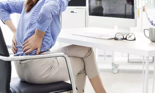 ഇടയ്ക്കിടെ എഴുന്നേറ്റ് നടന്നുകൂടെ.. ഇരിക്കുംതോറും നടുവേദനയും കൂടും; ചെയ്യേണ്ടത് ഇത്ര മാത്രം