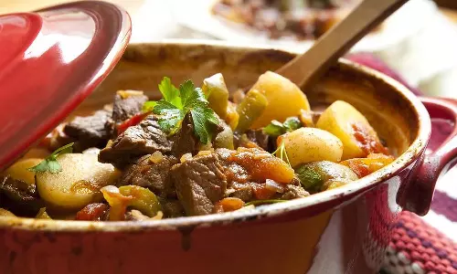 തണുപ്പ് കാലത്ത് ശരീരത്തിൽ ചൂട് നിലനിർത്താൻ ഈ ഭക്ഷണങ്ങൾ