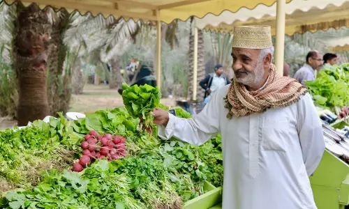 കാർഷികച്ചന്തയിൽ ആദ്യദിനമെത്തിയത് 10,461 പേർ കാർഷികച്ചന്തയിൽ ആദ്യദിനമെത്തിയത് 10,461 പേർ