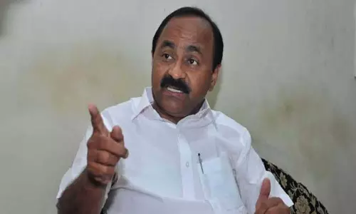 അട്ടപ്പാടിയിൽ ഗർഭിണിയെ തുണിയിൽ ചുമന്ന് ആശുപത്രിയിലെത്തിച്ച സംഭവം; വീഴ്ചപറ്റിയ ഉദ്യോഗസ്ഥർക്കെതിരെ നടപടിയെടുക്കണമെന്ന് പ്രതിപക്ഷ നേതാവ്