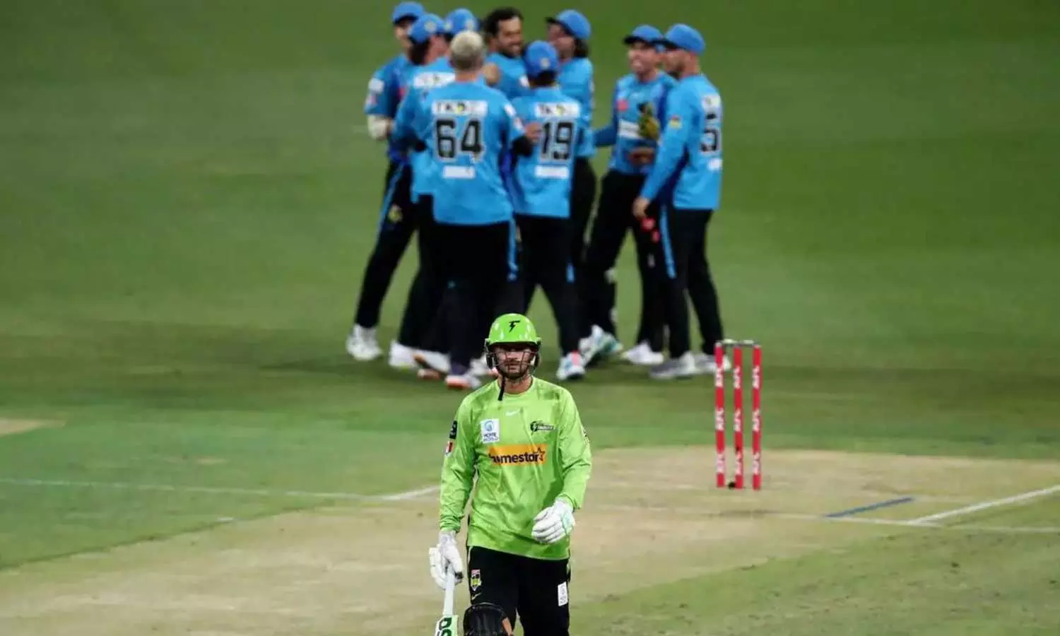 ആറ് ഓവർ; 15 റൺസിന് ഓൾഔട്ട്! ആസ്ട്രേലിയയിൽ ഒരു സിഡ്നി ദുരന്തം ആറ് ഓവർ; 15 റൺസിന് ഓൾഔട്ട്! ആസ്ട്രേലിയയിൽ ഒരു സിഡ്നി ദുരന്തം