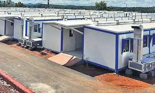 കാസർകോട് ടാറ്റാ കോവിഡ് ആശുപത്രി പൂട്ടാനുള്ള നീക്കത്തിനെതിരെ പ്രതിഷേധം